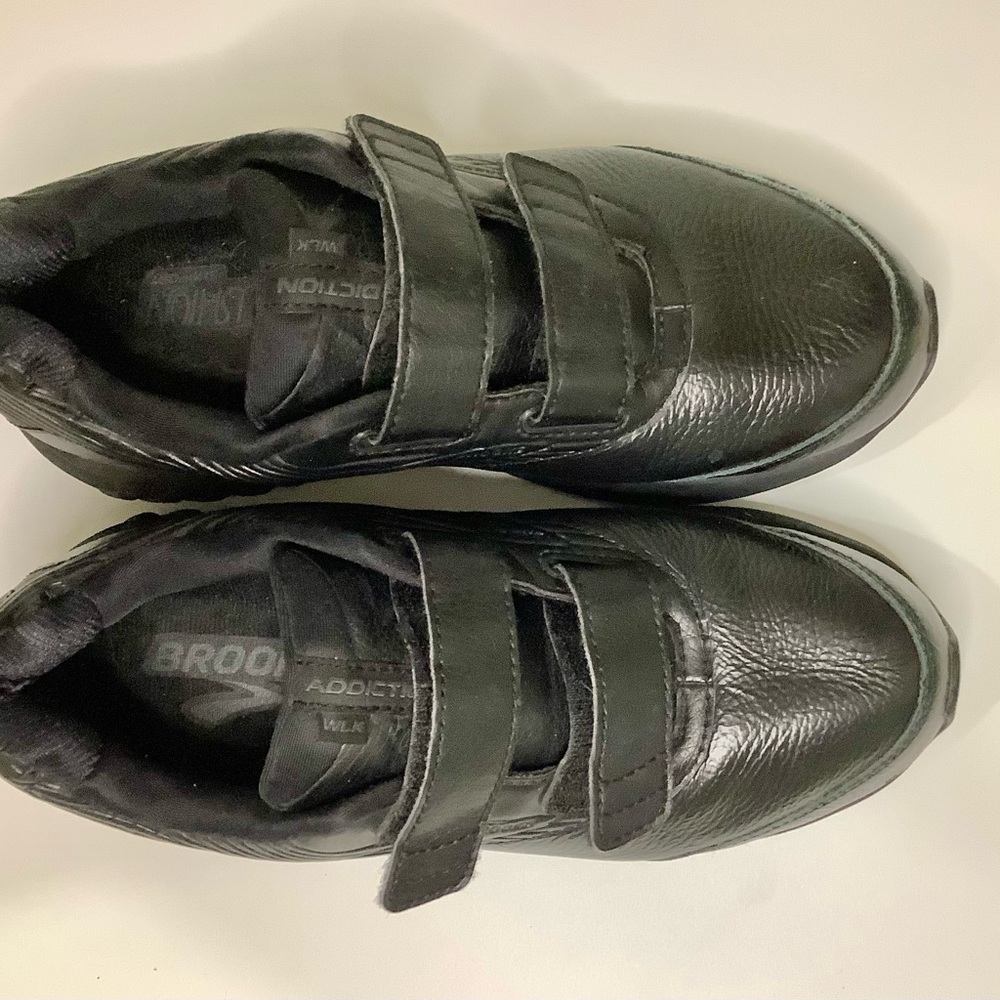 Brooks Addiction Black Leather Velcro Sneakers